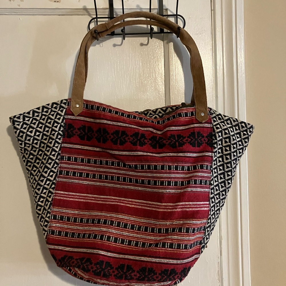 American Eagle Outfitters Red and Black Geometric Tote